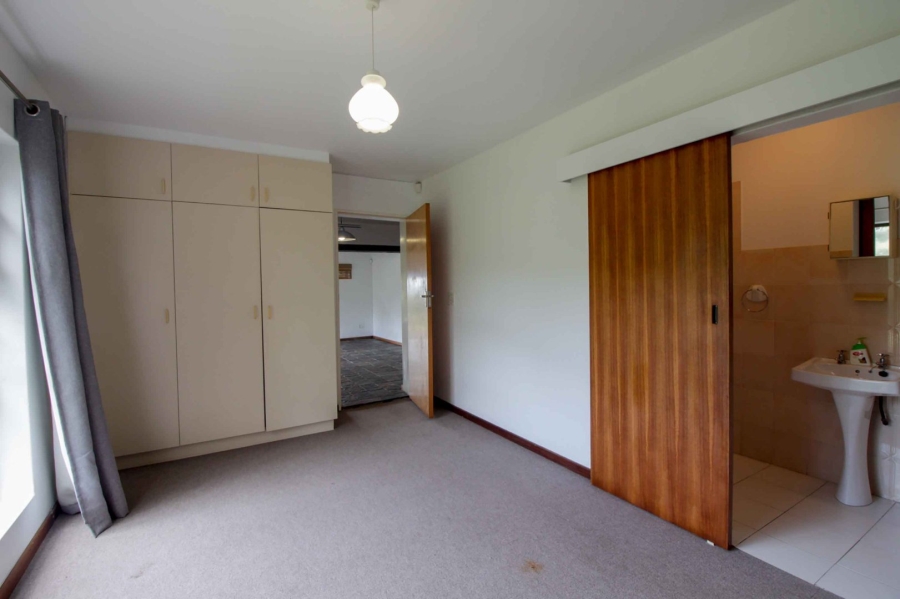 5 Bedroom Property for Sale in Paradise Beach Eastern Cape